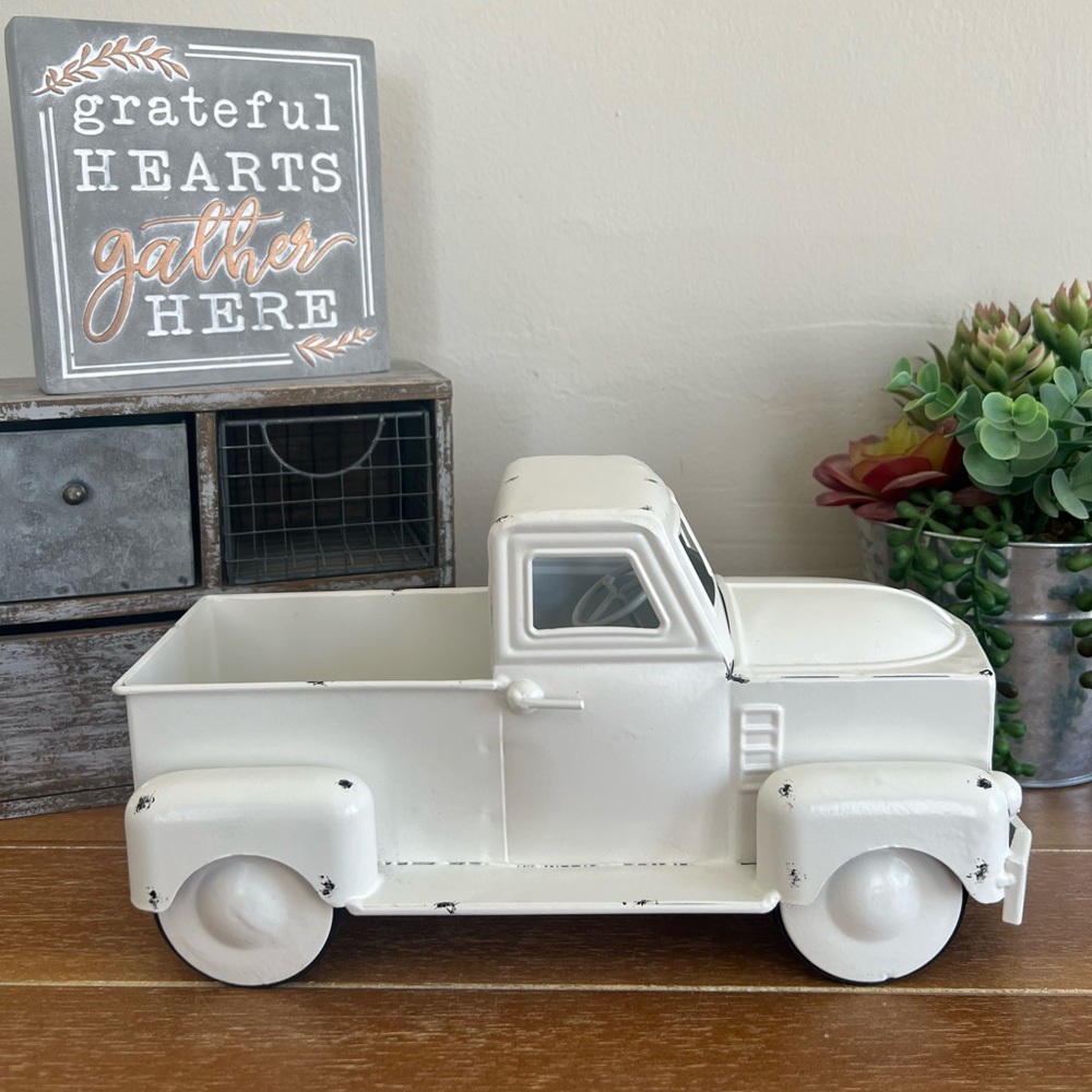 New White Metal Farmhouse Vintage Truck